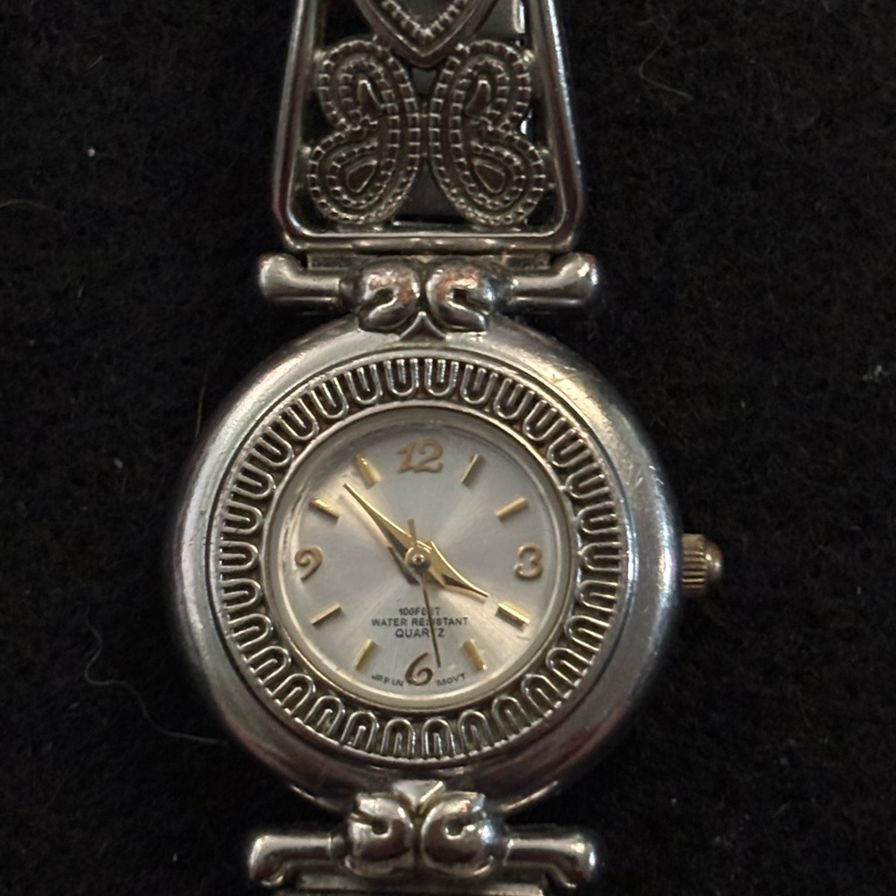 Elegant Silver Women's Quartz Watch
